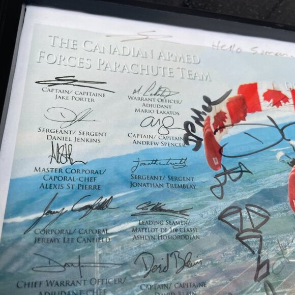 Skyhawks Canadian Armed Forces Parachute Team Framed Signed Picture 2015 - Picture 4 of 9